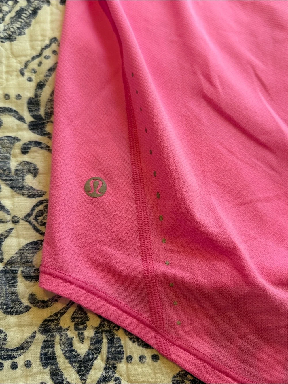 Lululemon size 6 top